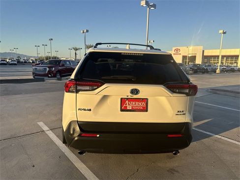 Used 2019 Toyota RAV4 XLE image 6