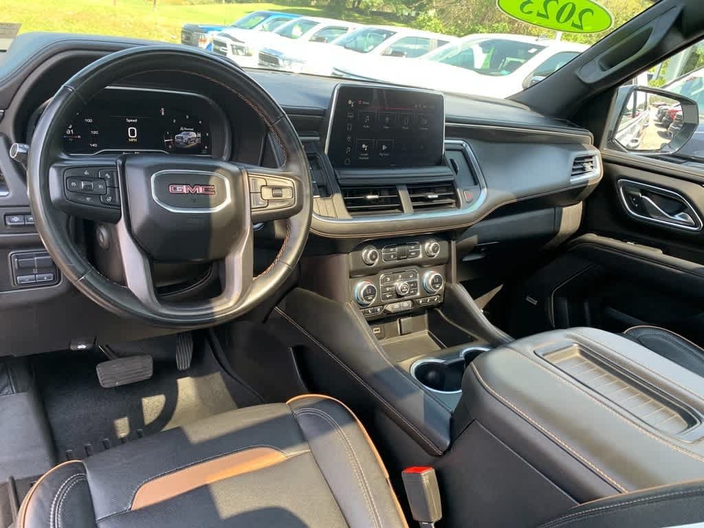Used 2023 GMC Yukon XL AT4 w/ AT4 Premium Plus Package AWD/4WD image 13