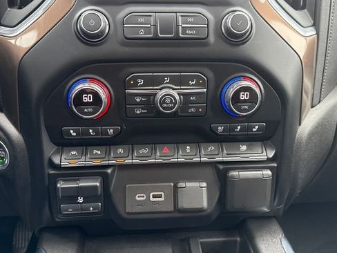 Used 2021 Chevrolet Silverado 1500 High Country w/ Technology Package image 29