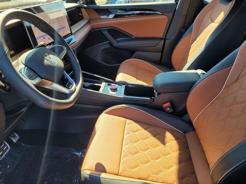 New 2026 Volkswagen Tiguan SEL R-Line image 16