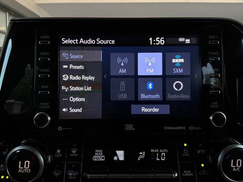 Used 2020 Toyota Highlander Limited FWD image 43