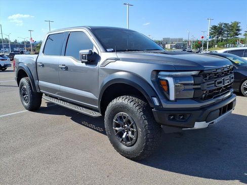 Certified 2025 Ford F150 Raptor AWD/4WD image 3