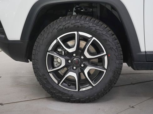 Used 2025 Jeep Compass Trailhawk AWD/4WD image 28