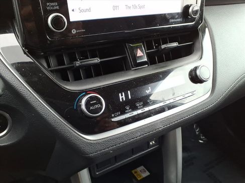 Certified 2022 Toyota Corolla Cross LE image 18