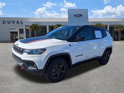 Used 2024 Jeep Compass Trailhawk image 8