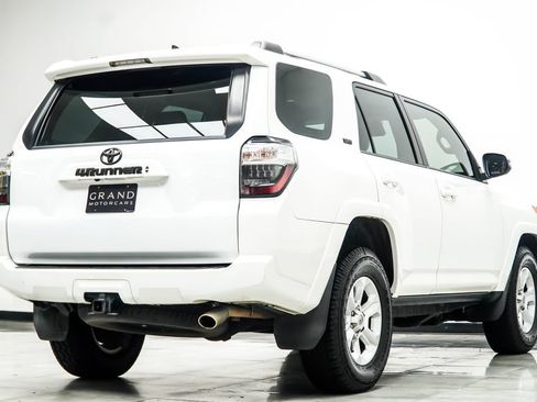 Used 2023 Toyota 4Runner SR5 Premium w/ Moonroof Package RWD image 13