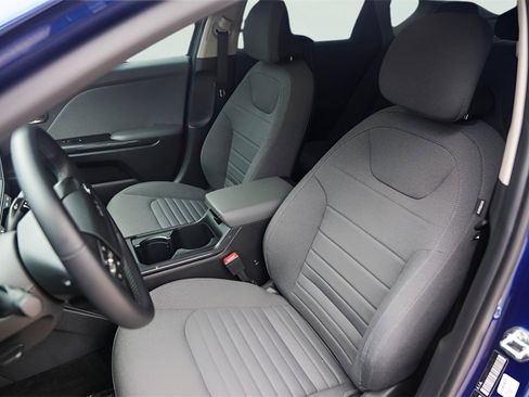 Used 2025 Kia K4 EX image 10