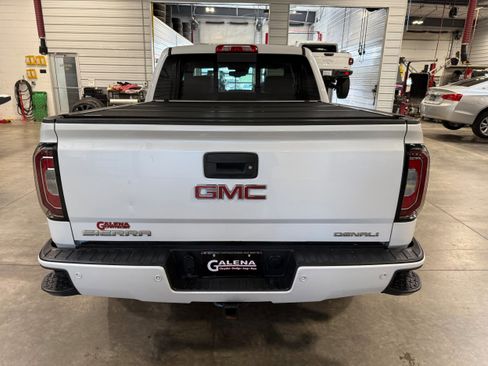 Used 2018 GMC Sierra 1500 Denali w/ Denali Ultimate Package AWD/4WD image 21