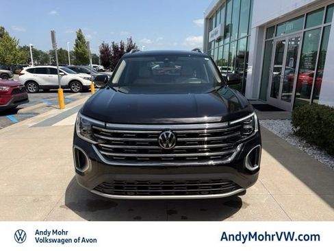 Used 2024 Volkswagen Atlas SEL AWD/4WD image 2