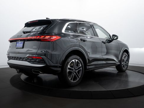 New 2025 Audi Q5 2.0T Premium Plus image 4