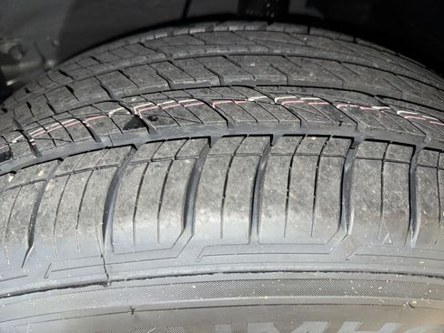 Certified 2025 INFINITI QX60 Pure image 11