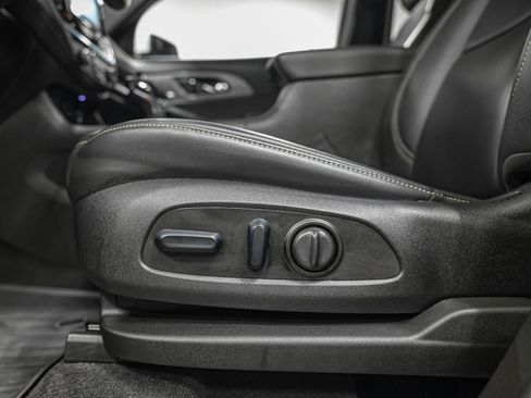 Used 2023 Chevrolet Traverse LT w/ LT Premium Package image 14