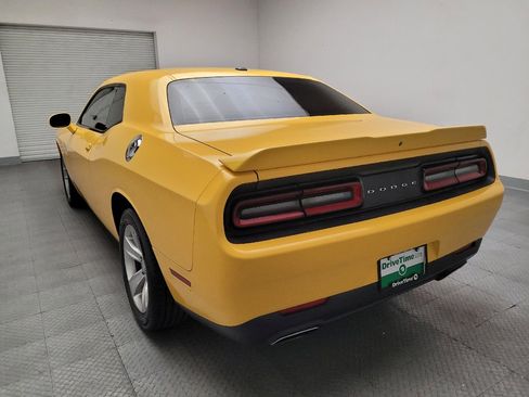 Used 2018 Dodge Challenger SXT image 6