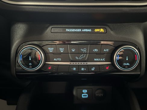 Used 2022 Ford Escape SE w/ Convenience Package image 23