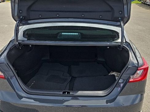 Used 2025 Toyota Camry SE w/ Convenience Package image 11