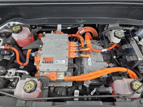 Used 2023 Chevrolet Bolt EUV Premier w/ Sun & Sound Package FWD image 33