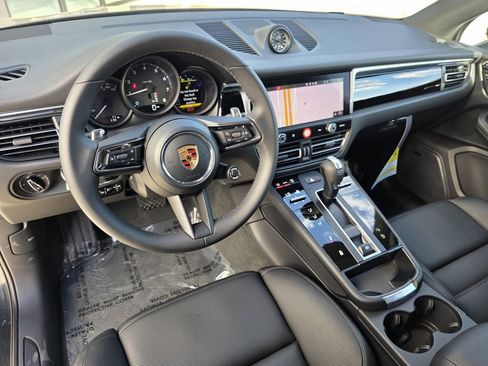 New 2026 Porsche Macan AWD/4WD image 4
