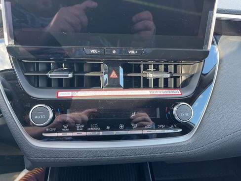 Certified 2026 Toyota Corolla Cross XLE w/ Convenience Package image 21