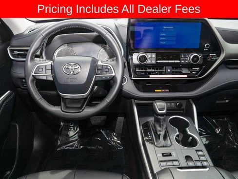 Certified 2026 Toyota Highlander XLE AWD/4WD image 8