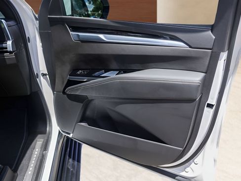 Certified 2025 Cadillac Escalade Sport w/ Touring Package AWD/4WD image 29