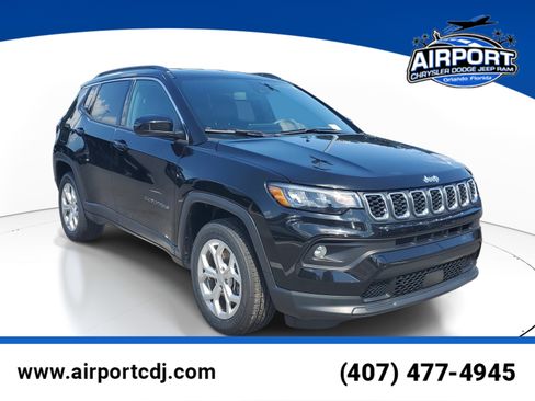 Used 2024 Jeep Compass Latitude AWD/4WD image 1