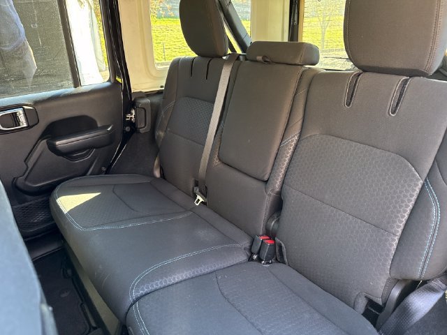 Used 2024 Jeep Wrangler Unlimited Rubicon 4xe AWD/4WD image 19