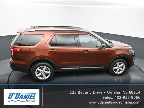 Used 2016 Ford Explorer XLT w/ Equipment Group 202A AWD/4WD image 19