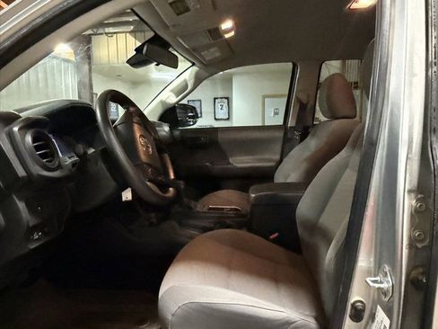 Used 2023 Toyota Tacoma TRD Sport image 11