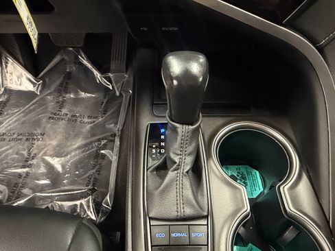 Used 2023 Toyota Camry SE FWD image 22