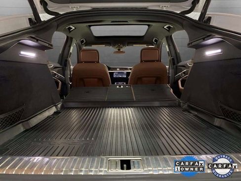 Used 2024 Audi Q8 e-tron Premium image 88