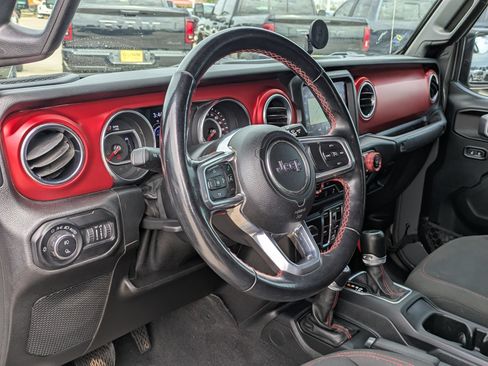 Used 2021 Jeep Gladiator Rubicon AWD/4WD image 10