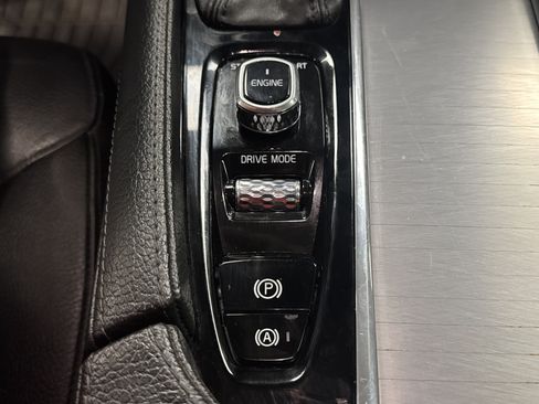 Used 2017 Volvo XC90 T6 Momentum w/ Vision Package AWD/4WD image 12