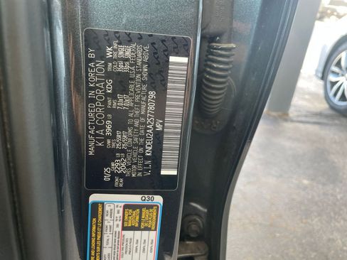 Used 2025 Kia Seltos S image 28