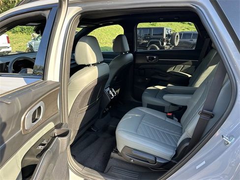 Used 2024 Kia Sorento SX Prestige w/ Sage Leather Package image 13
