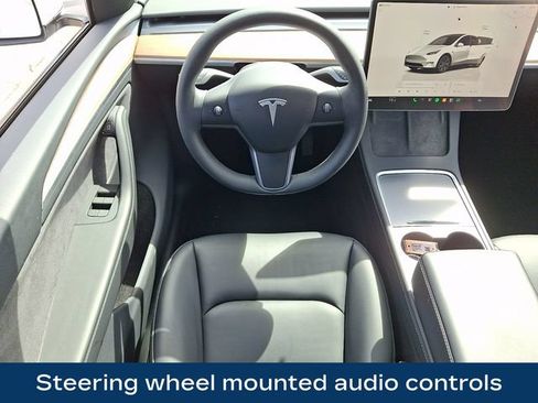 Used 2024 Tesla Model Y Long Range AWD/4WD image 3