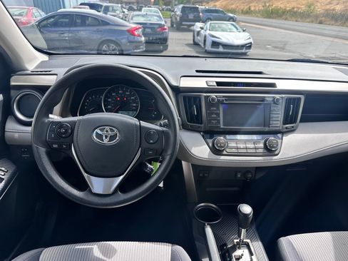 Used 2013 Toyota RAV4 XLE AWD/4WD image 5