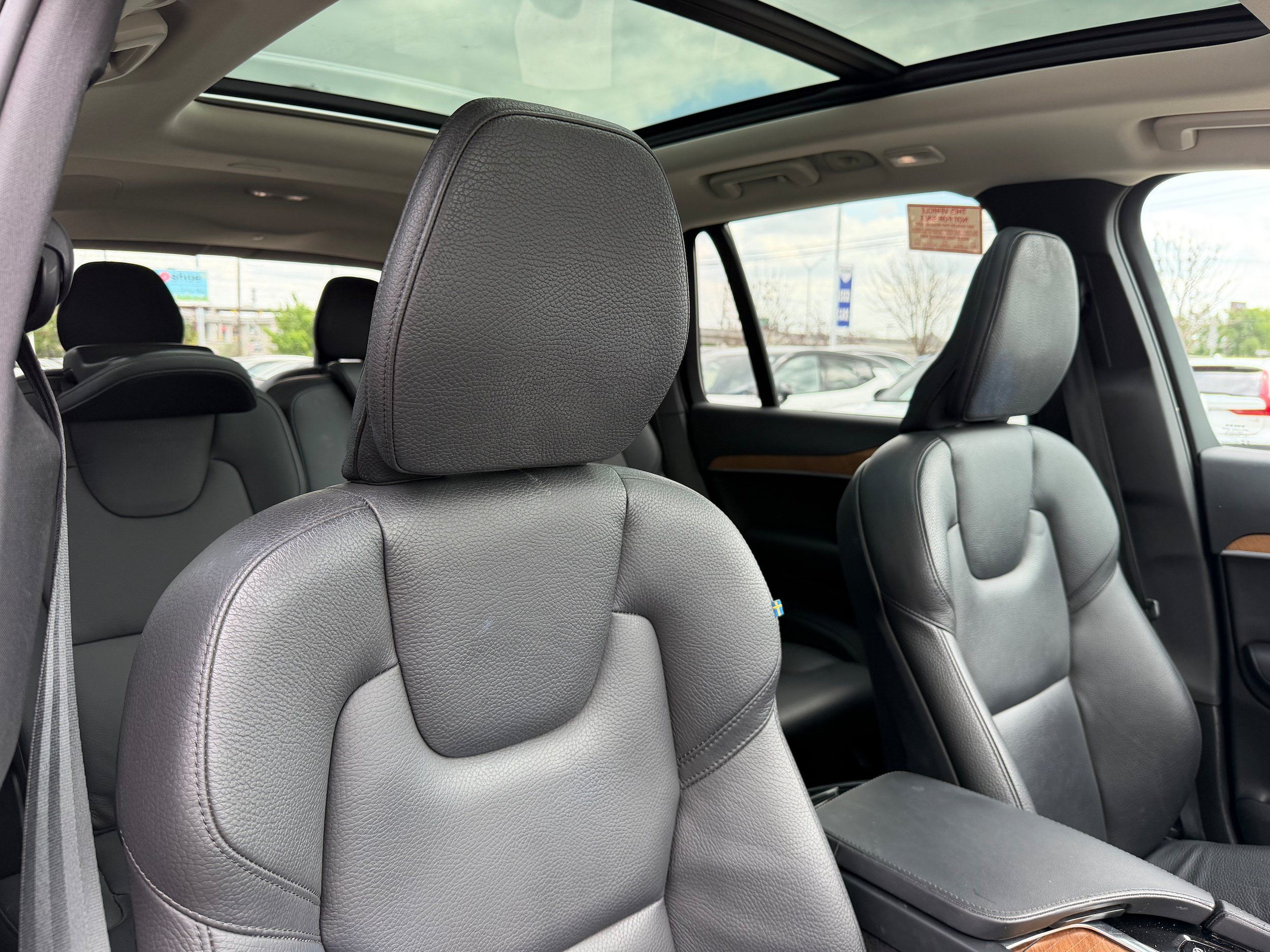 Certified 2024 Volvo XC90 T8 Plus w/ Protection Package Premier AWD/4WD image 11