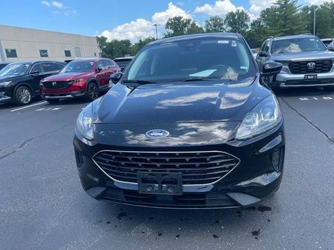Used 2021 Ford Escape SE w/ SE Sport Appearance Package AWD/4WD image 2