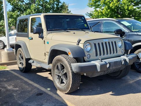 Used 2018 Jeep Wrangler Sport AWD/4WD image 3