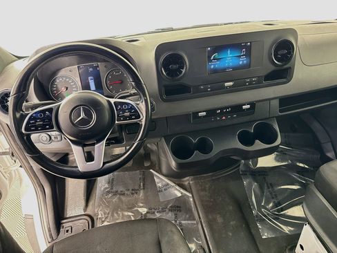Used 2022 Mercedes-Benz Sprinter 1500 image 17