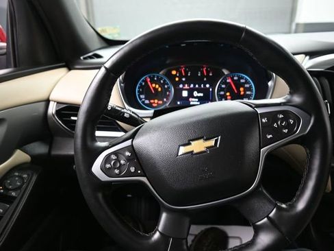 Used 2023 Chevrolet Traverse LT w/ LT Premium Package image 8