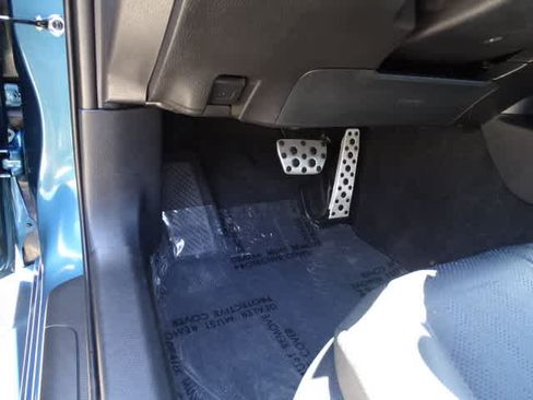 Used 2025 Toyota Camry XSE FWD image 15