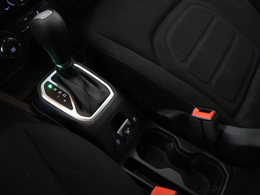 Used 2019 Jeep Renegade Latitude AWD/4WD image 45