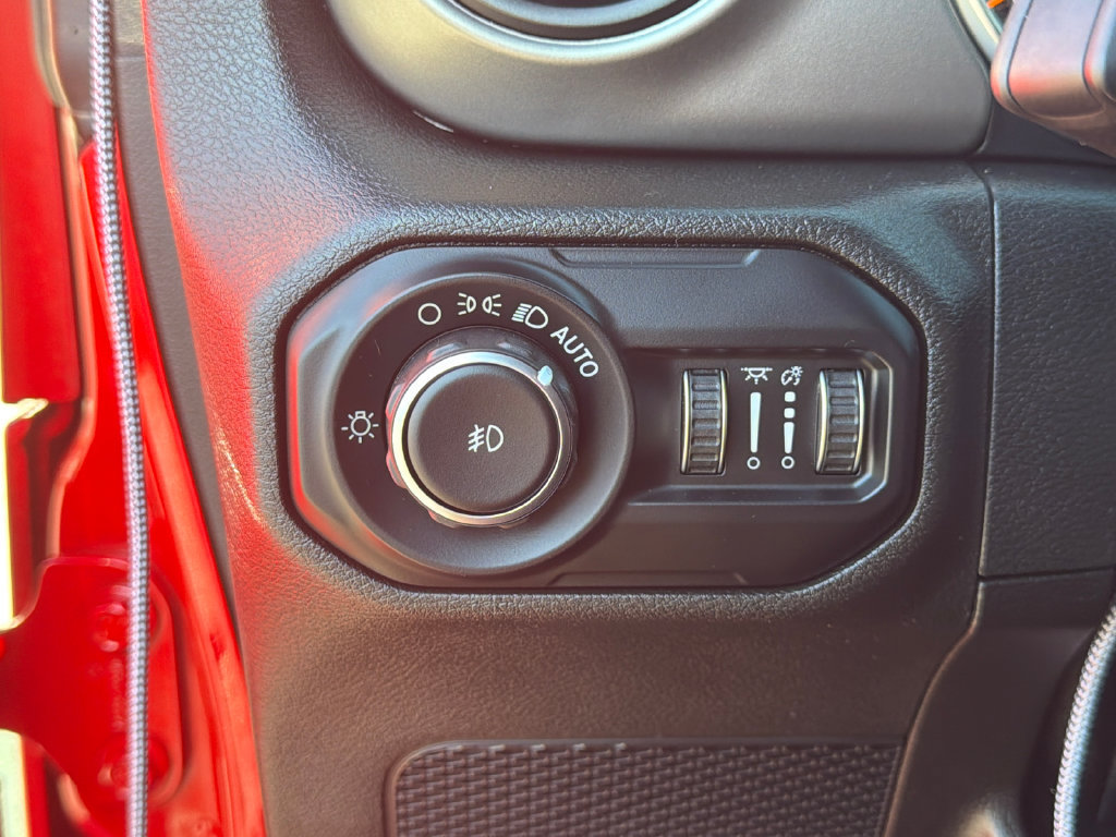 Used 2019 Jeep Wrangler Sport AWD/4WD image 29