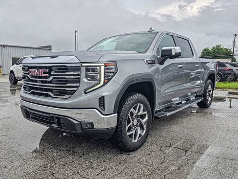 Used 2023 GMC Sierra 1500 SLT w/ SLT Premium Plus Package AWD/4WD image 3