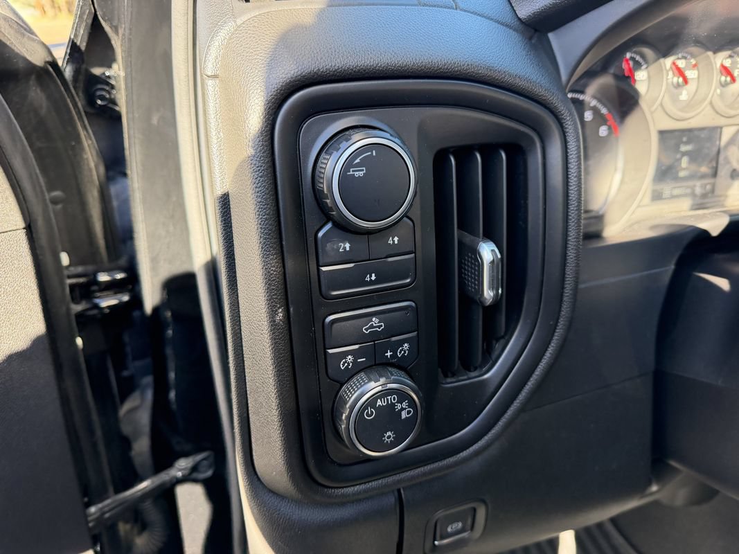 Used 2020 Chevrolet Silverado 2500 Custom w/ Custom Convenience Package AWD/4WD image 12