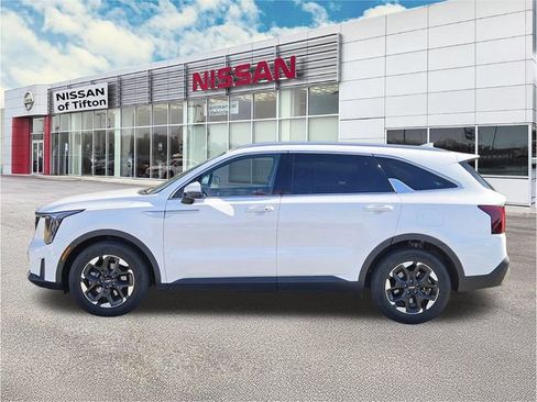 Used 2024 Kia Sorento S image 7