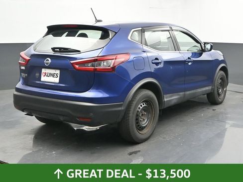 Used 2020 Nissan Rogue Sport S image 11