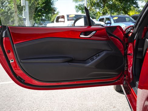 Used 2026 MAZDA MX-5 Miata Club w/ Interior Package RWD image 14