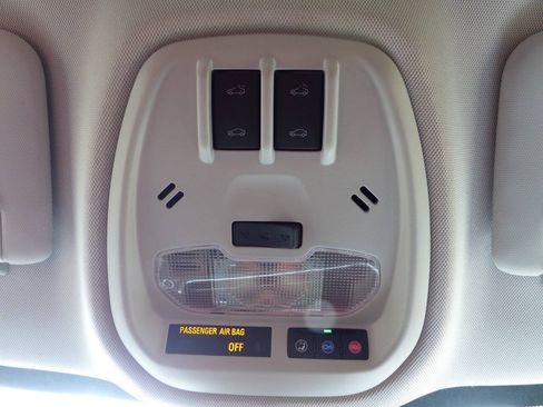 Used 2025 Chevrolet Trax ACTIV w/ Sunroof Package FWD image 31